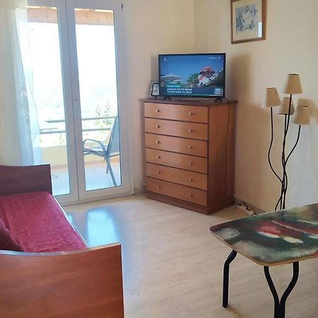 Hellmann Apartments Afión 外观 照片