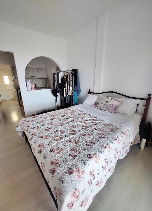 Hellmann Apartments Afión 外观 照片